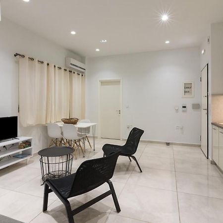 Classic One Bedroom Apartment B Афины Экстерьер фото