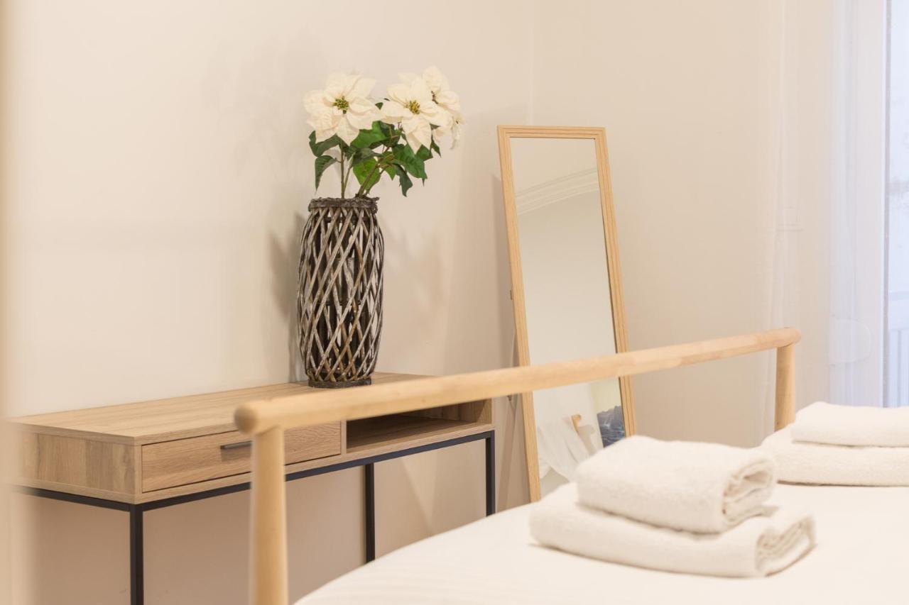 Classic One Bedroom Apartment B Афины Экстерьер фото